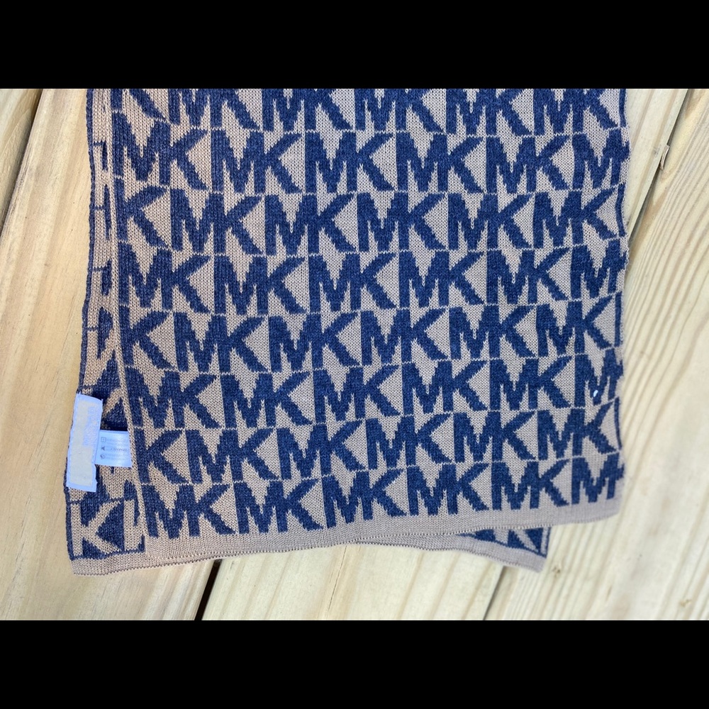 Michael Kors scarf